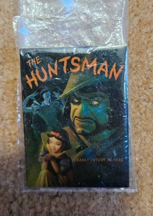 Disney Pin - WDCC - The Huntsman GWP Deadly Intent is Here limited edition