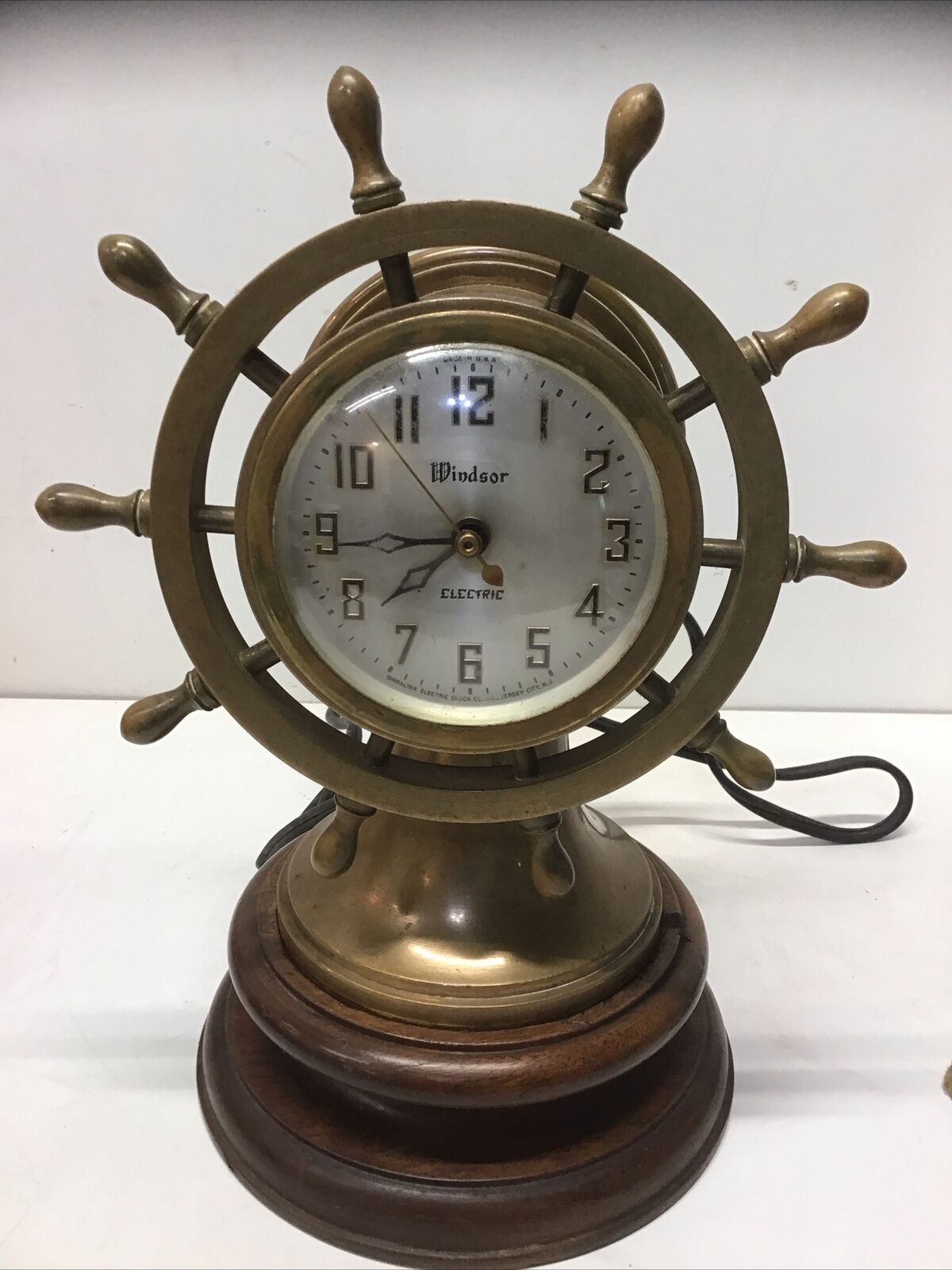 Gibraltar Electric Clock Co Windsor Electric Heavy Brass Ship Wheel Design 9 Lbs