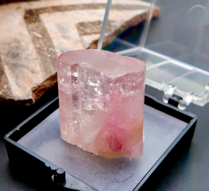 RARE PINK TOURMALINE TERMINATED CRYSTAL MINERAL SPECIMEN MOZAMBIQUE 93+cts