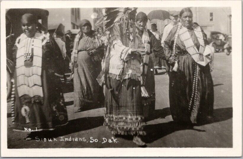 1940s SOUTH DAKOTA Native Americana RPPC Photo Postcard \
