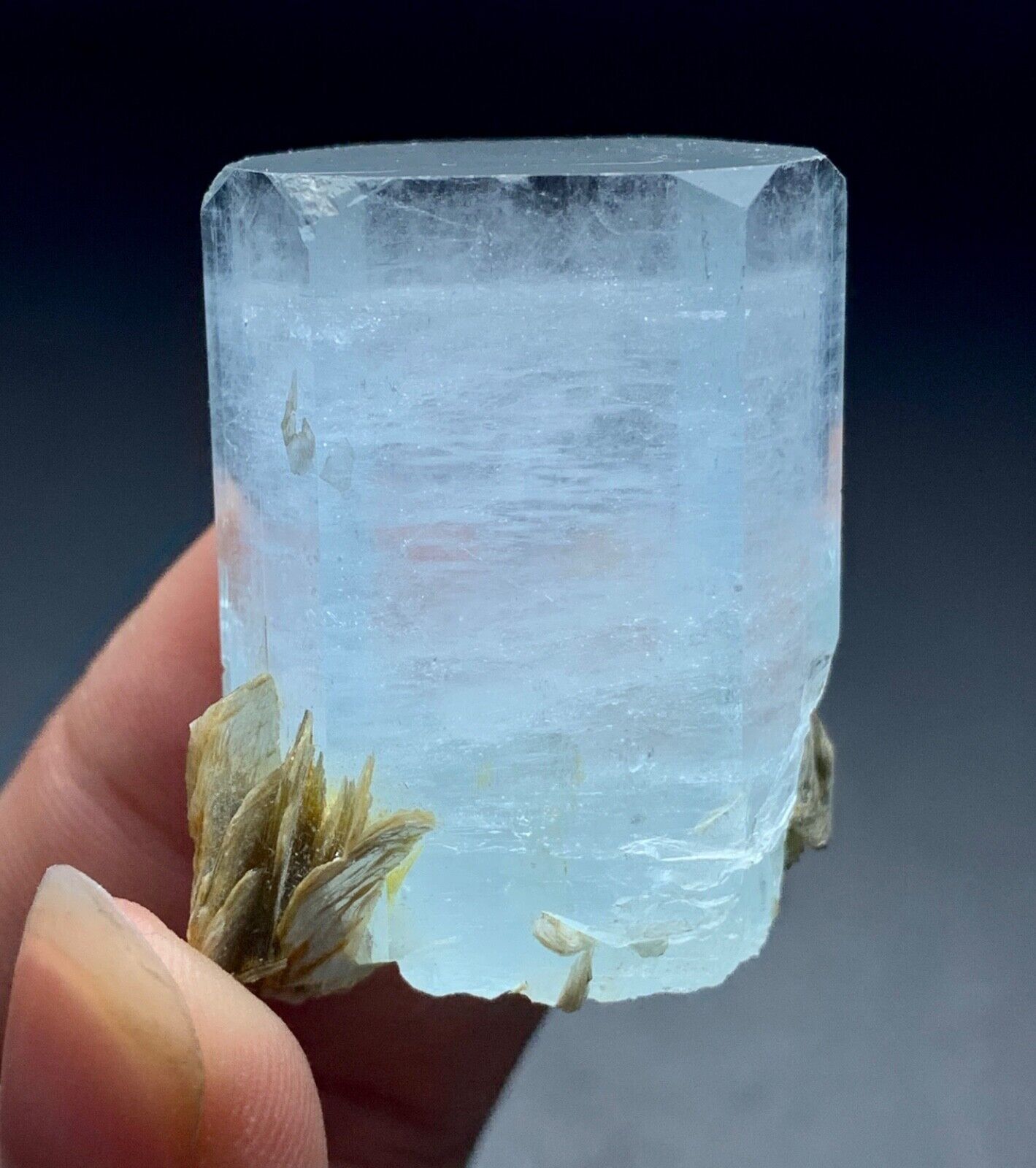 287 CTS It’s Amazing Terminated Aquamarine Crystal  From Pakistan