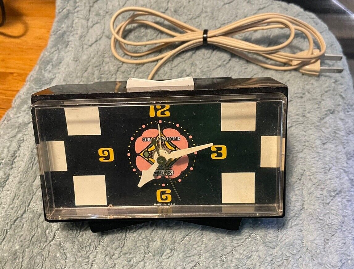 GE Peter Max Checkerboard Snooze-Alarm Clock 1968 Rare Works Nice Cond.