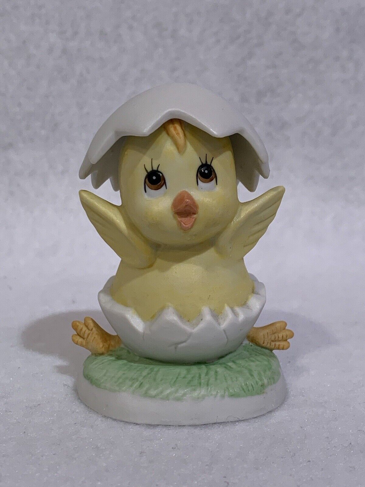 Vintage Lefton Yellow Chick Duckling Spring Figurine Egg #04518 Hand Painted