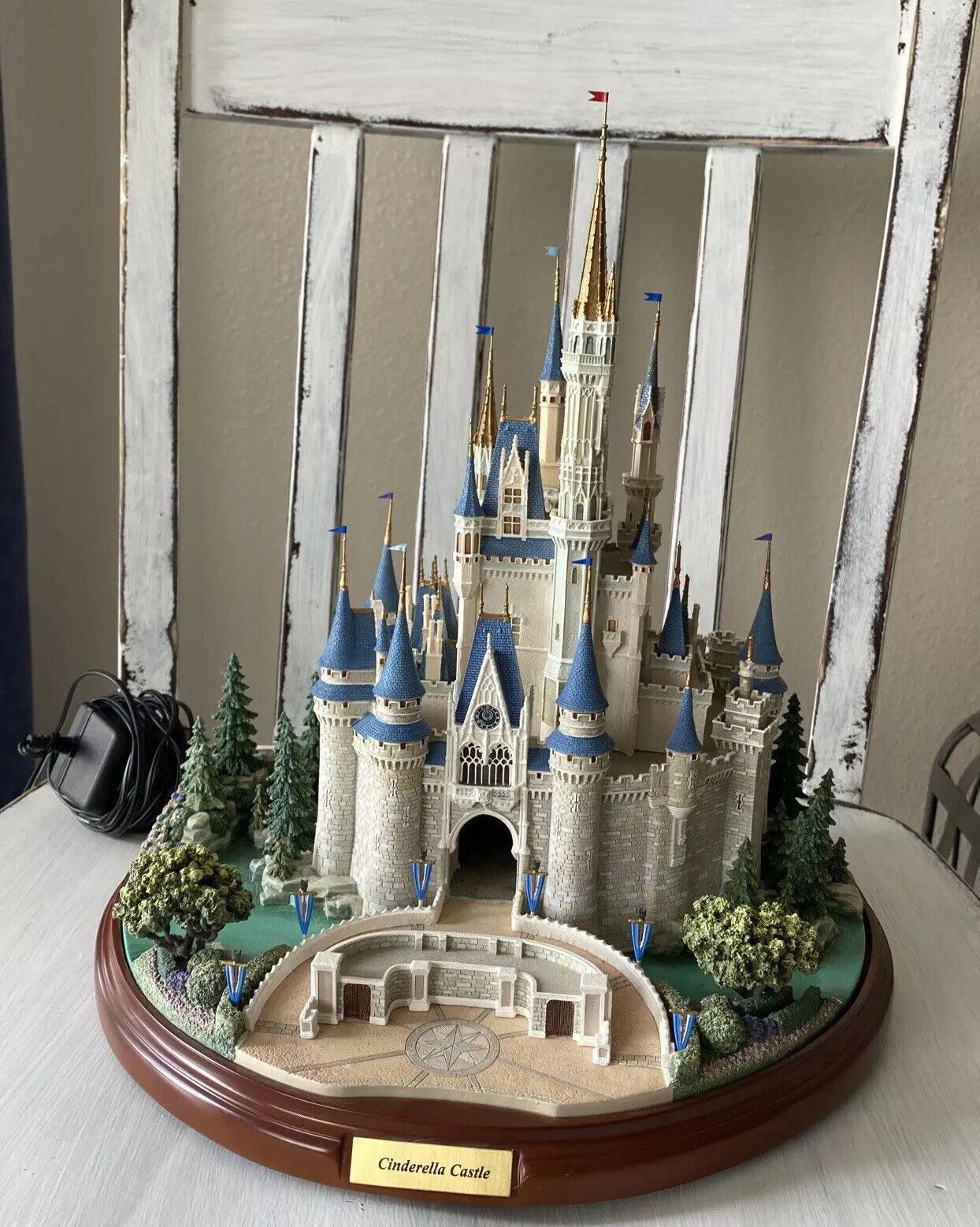 WALT DISNEY WORLD Cinderella Castle OLSZEWSKI First Edition Light Up