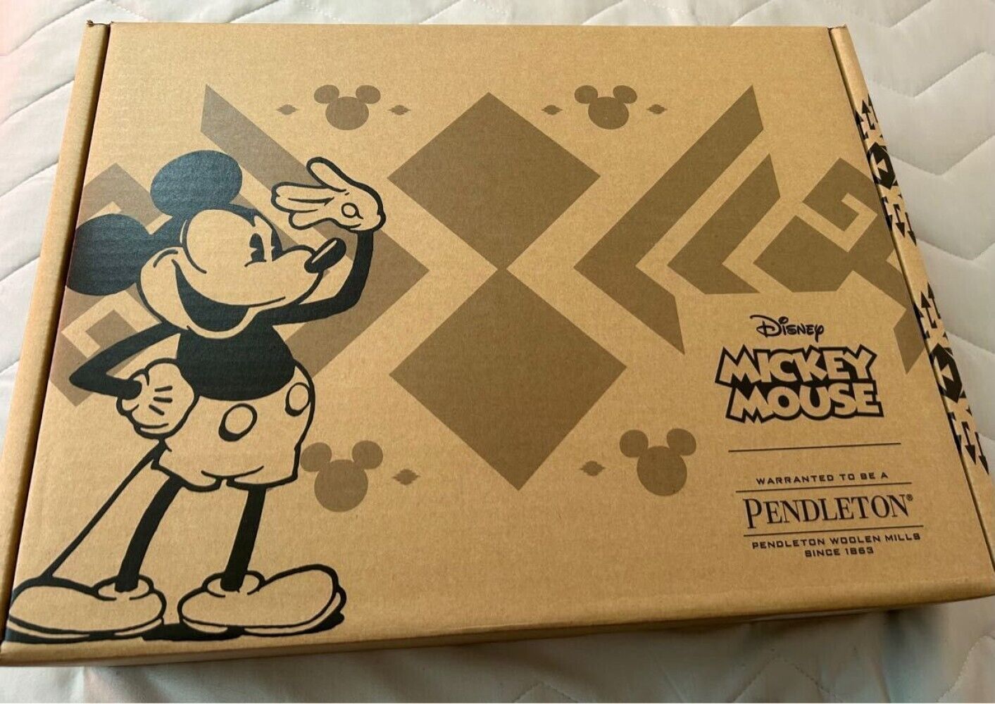PENDLETON Disney Mickey Mouse 90th Anniversary 1928 Limited Blanket Unused
