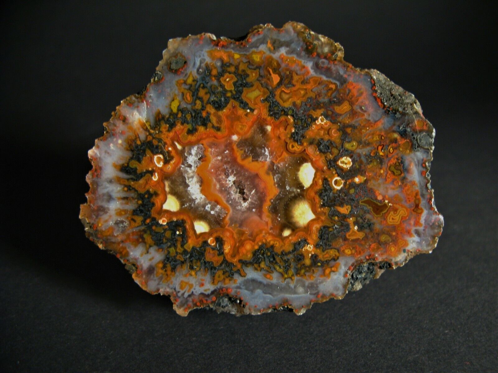 Newly found Agate from Tizirine in the High Atlas Mountains/Morocco @agate_bay