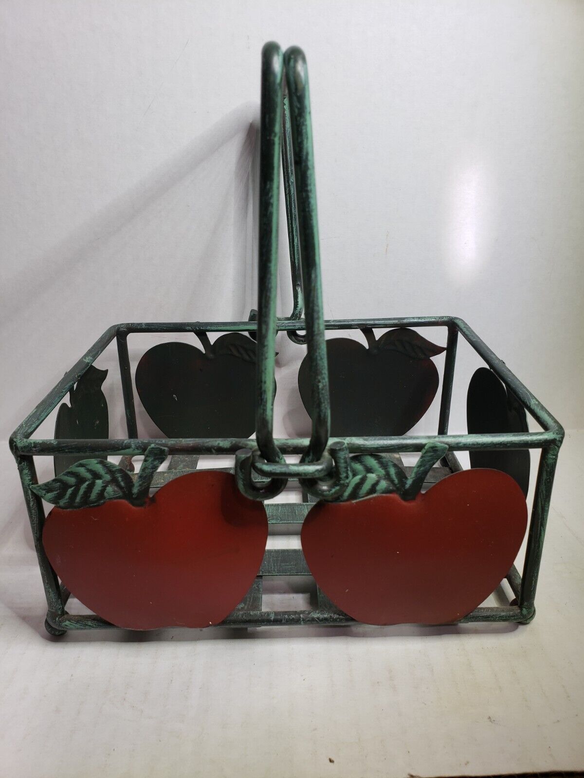 Red  Apple Basket Heavy Green Woven Metal 2 Handles Farmhouse Country 9.5 x 8.5\