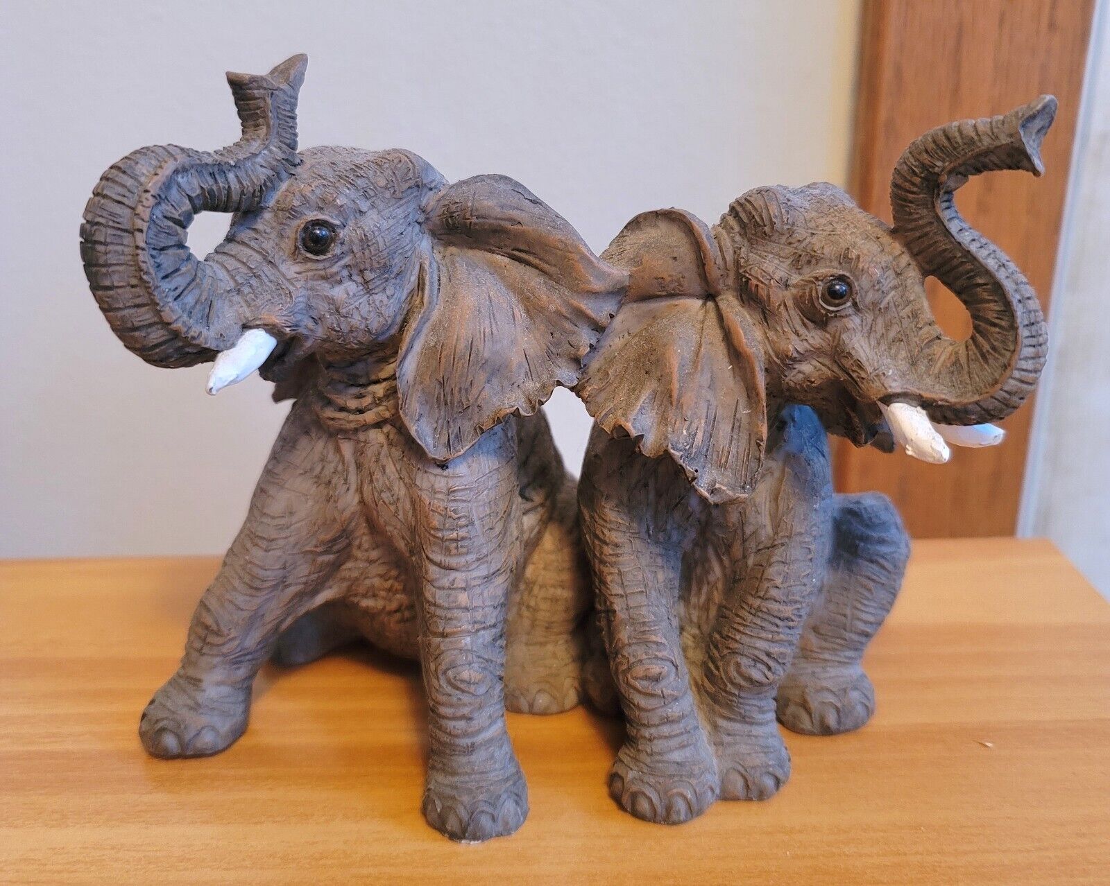 Vintage Pair Of Gray Resin Sitting Elephants Detailed Sculpture Figurine Luck