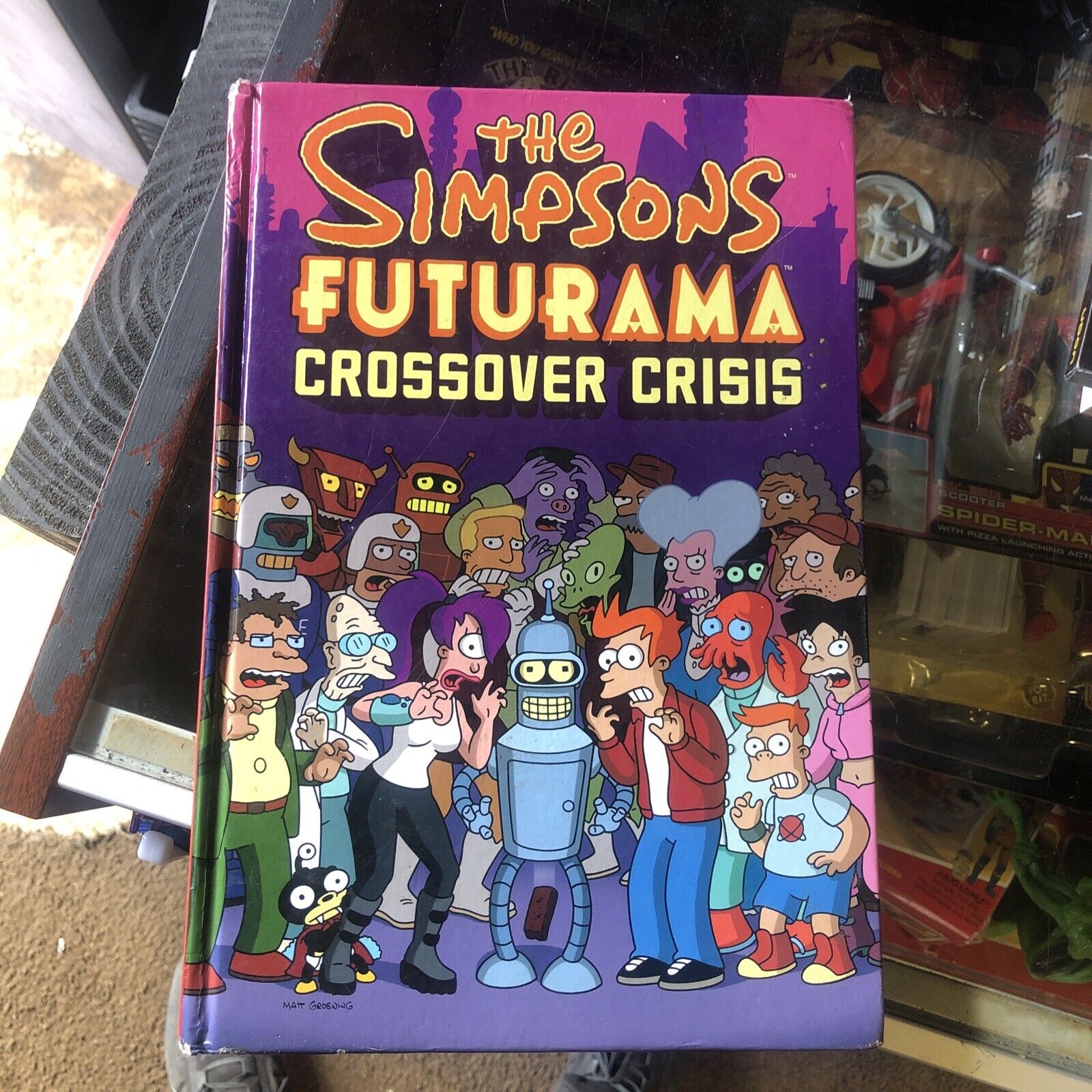 The Simpsons Futurama Crossover Crisis [With Out Collector\'s Item]