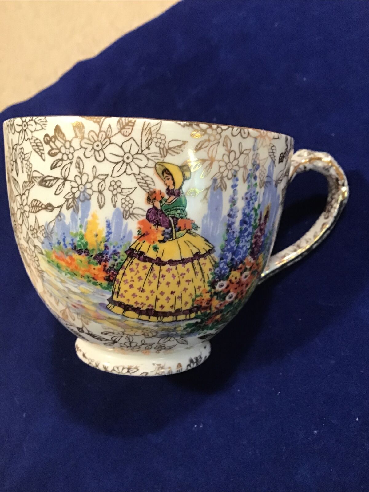 crinoline lady teacup 1940’s Gold Chinz. Empire England Style 949