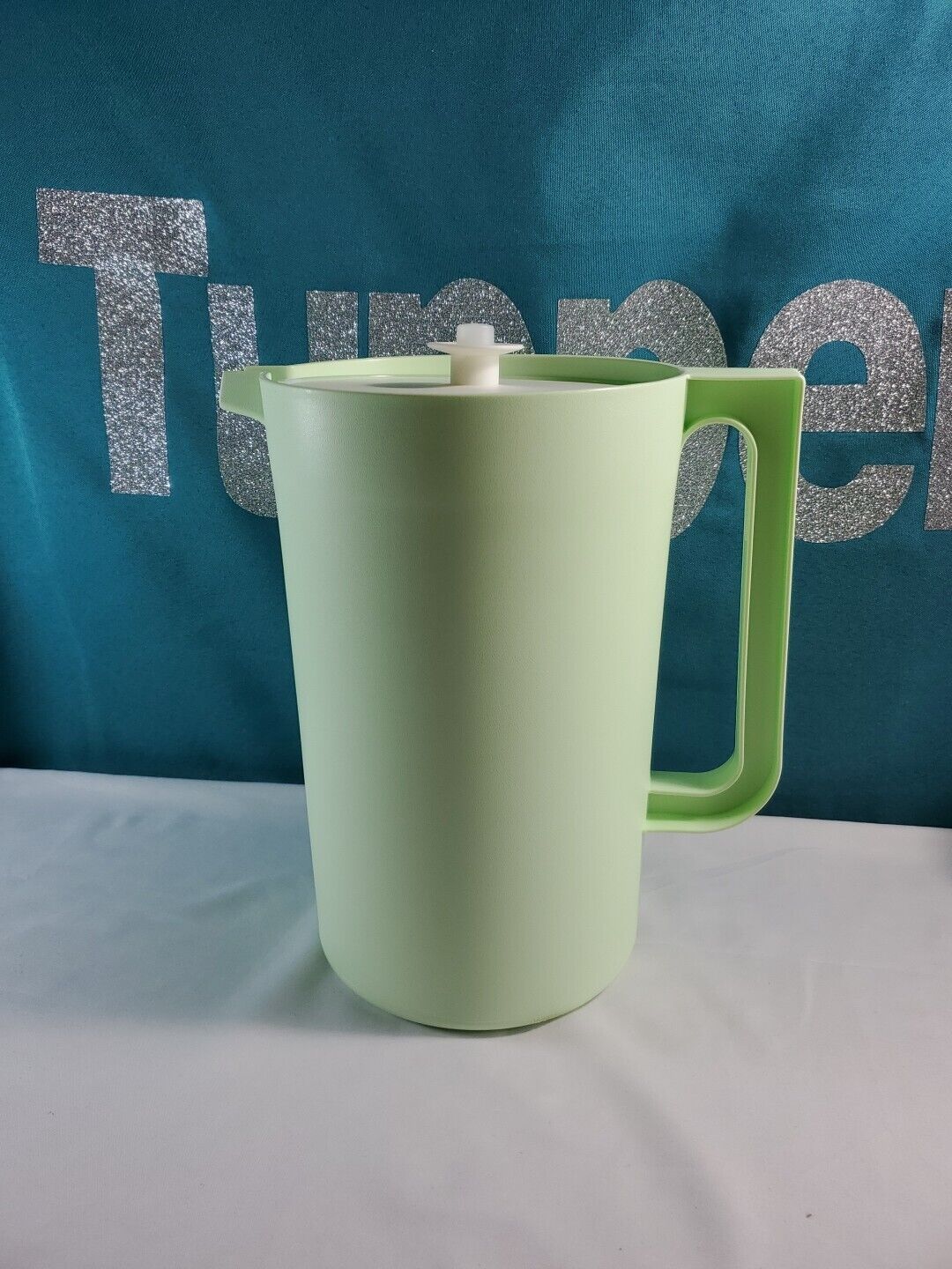 Tupperware Vintage Collection Jumbo Pitcher 1 Gallon Pastel Mint Green 1gal
