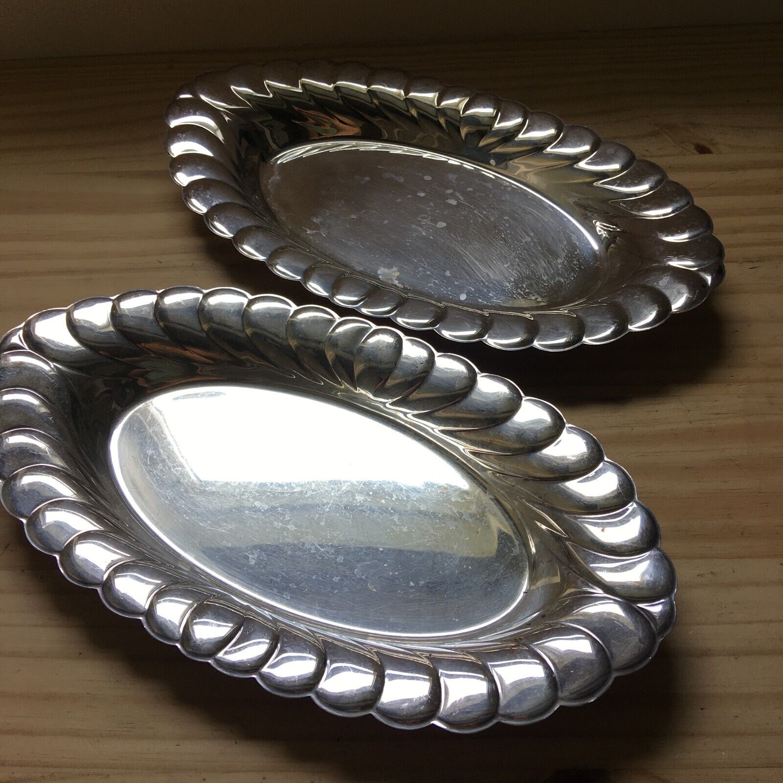 Pair Wm Rogers Waverly Silver plate Oval Bread Serving Dish Scalloped Edge 13\