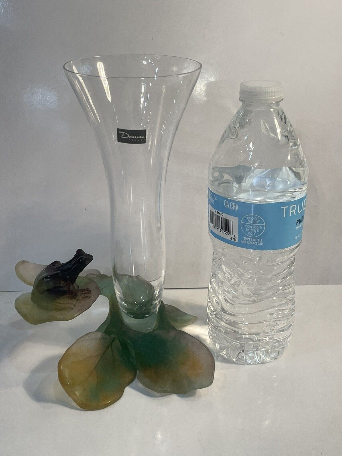 Rare Daum Pate De Verre Flower Bud Vase With Frog 8.25” MINT Condition w/Label