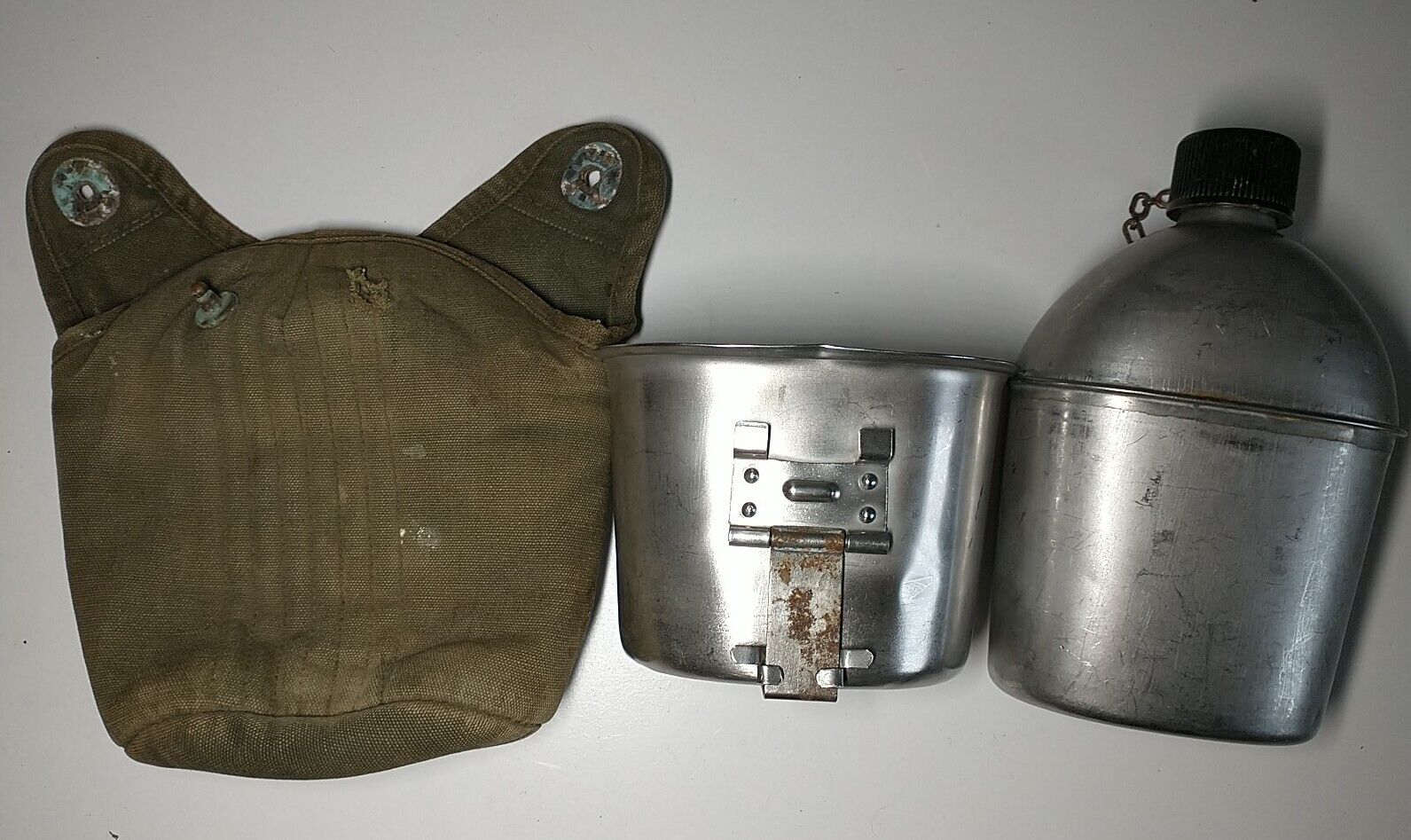 WWII WW2 U.S. Canteen 1945, Cup and Cover, Complete Set Original