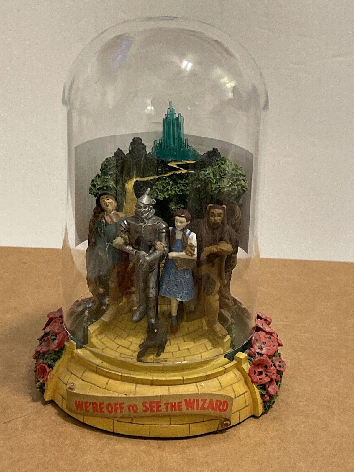 1994 WE\'RE OFF TO SEE THE WIZARD OF OZ MUSIC BOX, GLASS DOMED MUSICAL FIGURINE