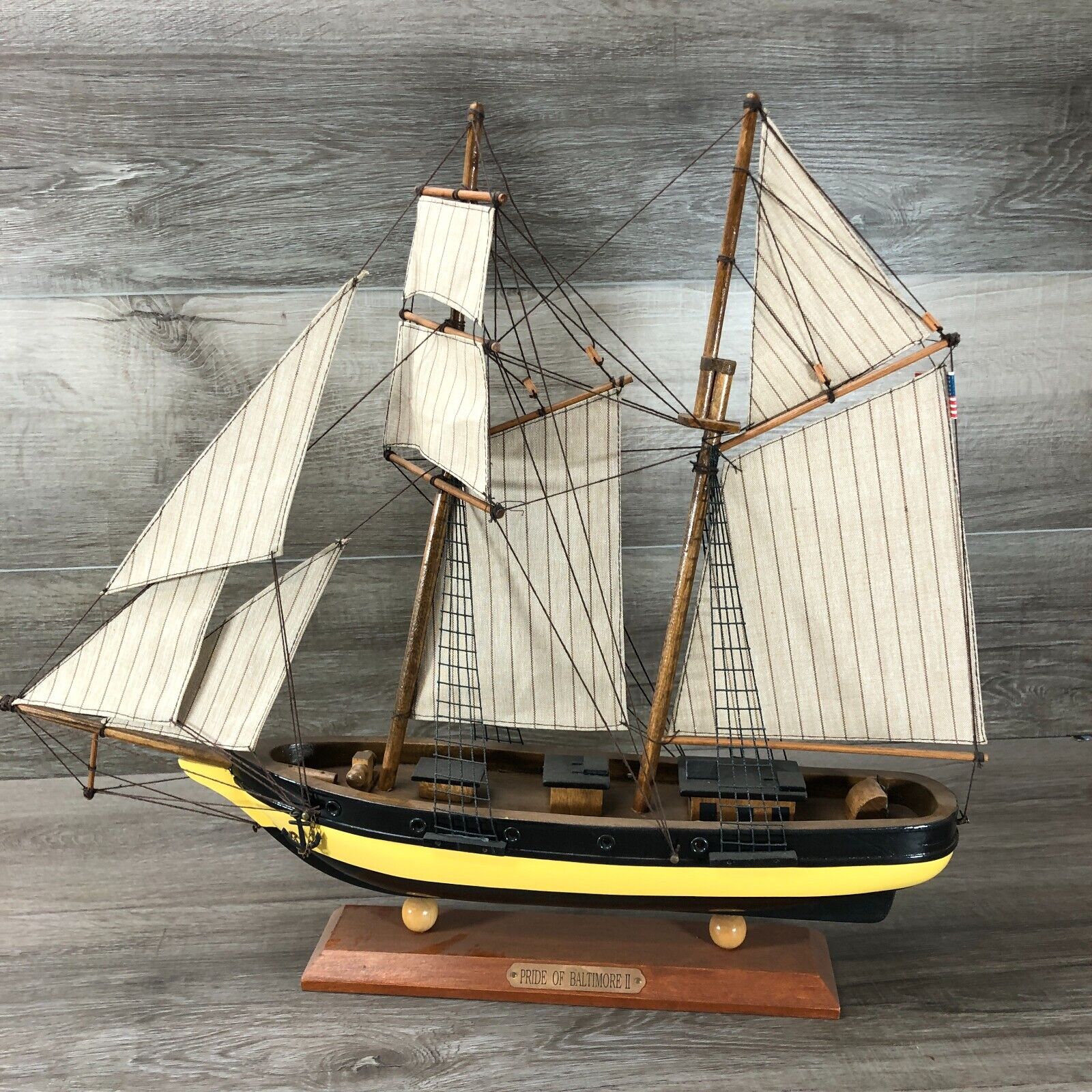 Heritage Mint Collectibles Pride Of Baltimore II Wood Fabric 17 Ship Model