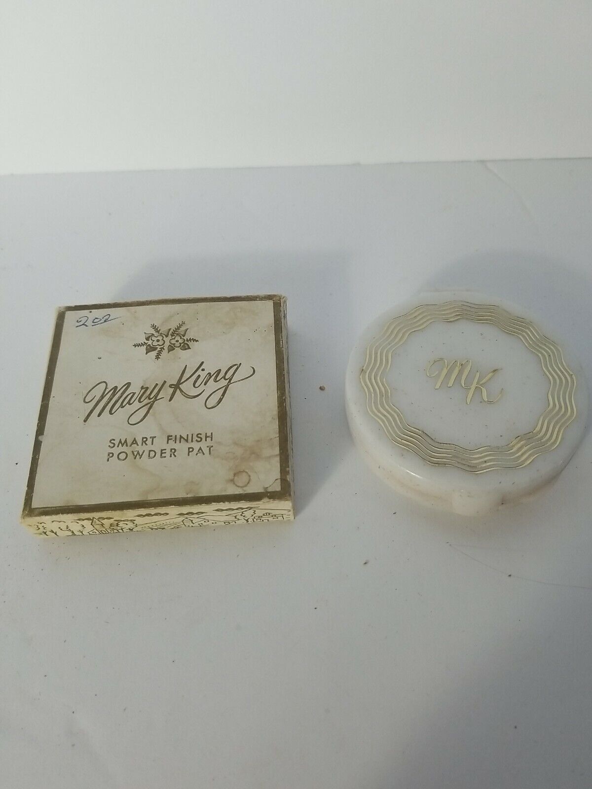 Vintage Compact Mary King Smart Finish Powder Pat Make Up NOS