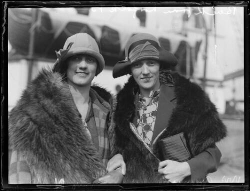 Mrs Ann Elizabeth Greenwood and Miss Nobbs returning from Norf - 1930s Old Photo
