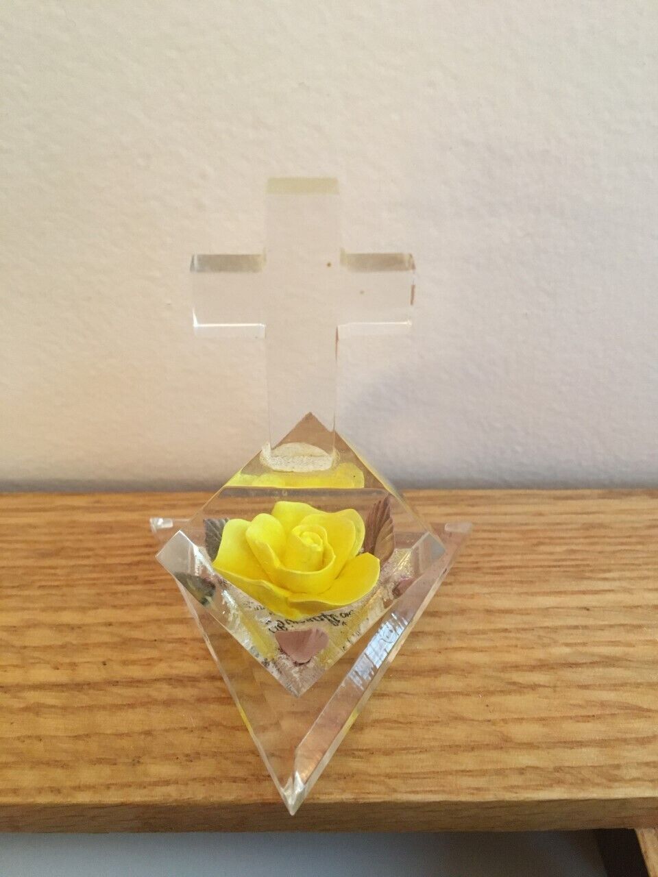 Vintage Bircraft Huntington Indiana Lucite yellow Rose  Cube Shaped Paperweight