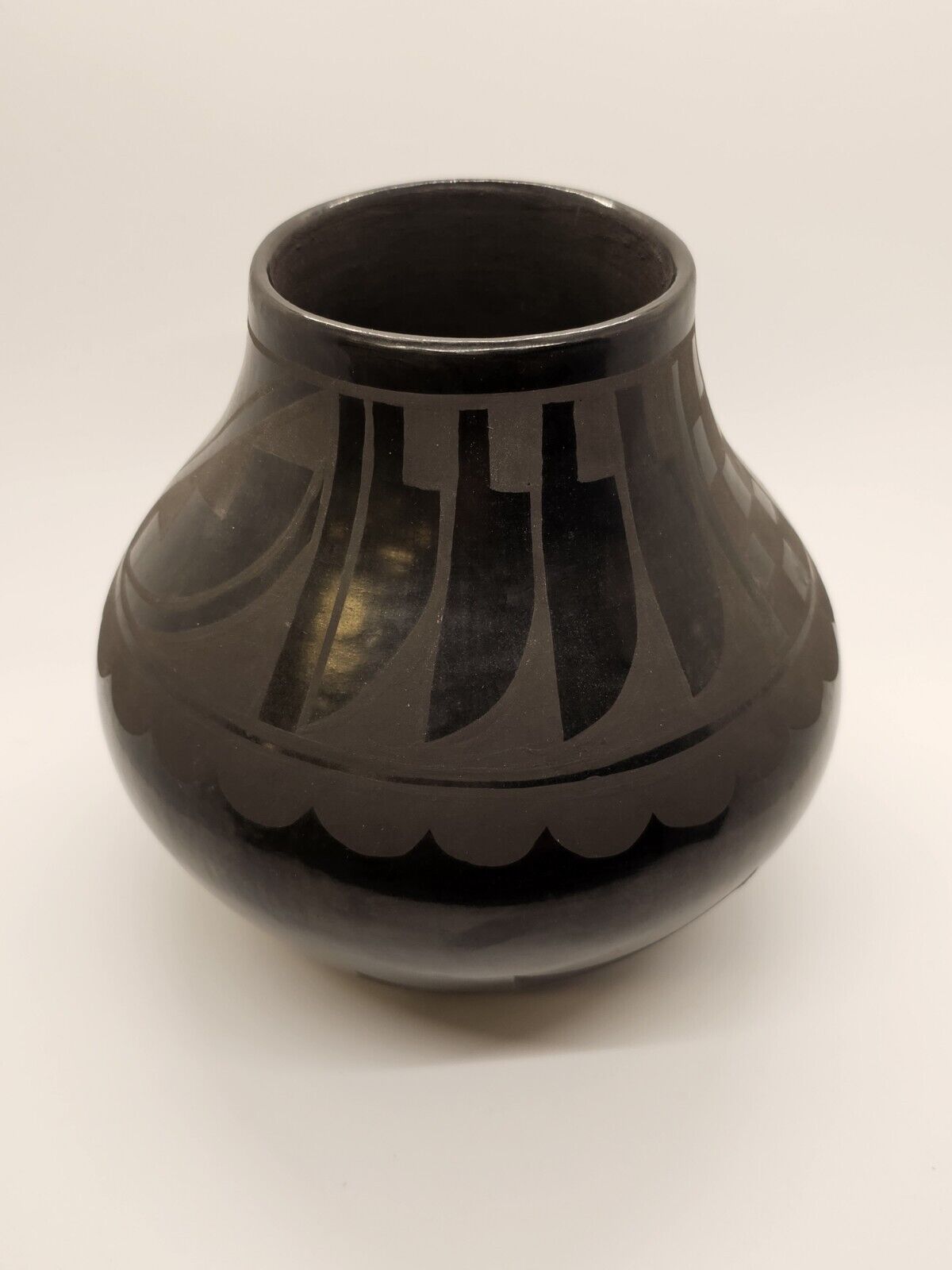 Cynthia Starflower San Ildefonso Pueblo Pottery Blackware Pottery Vase 7 In Tall