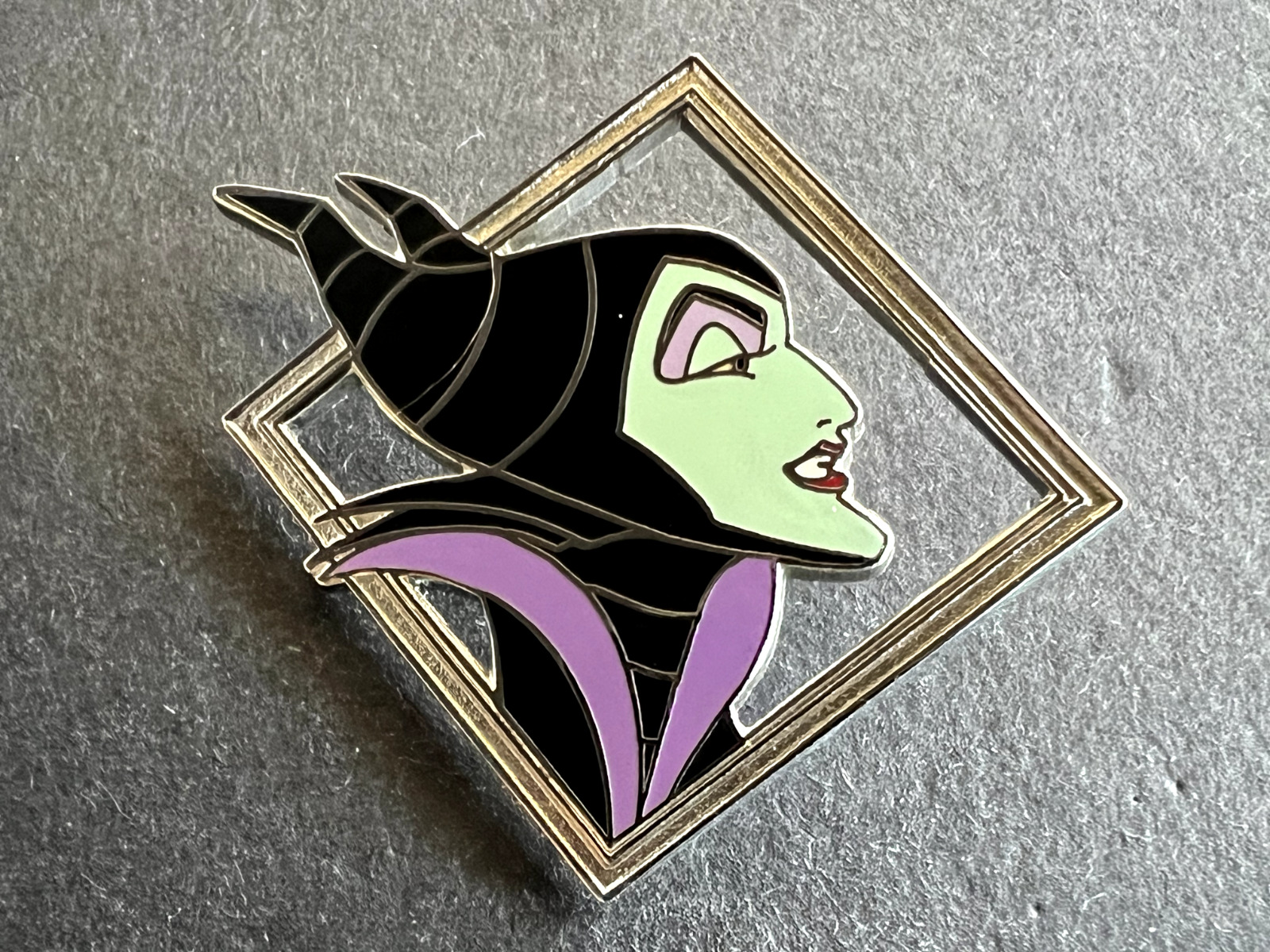 Disney Auctions - Framed Profile Maleficent LE 500 HTF Disney Pin 35075