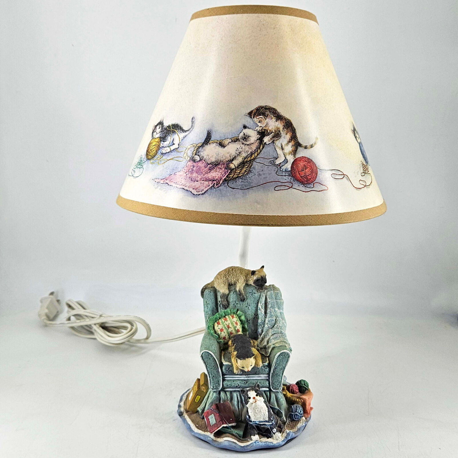 Vintage Lamp Playful Kittens Cats Arm Chair w Original matching Lamp Shade