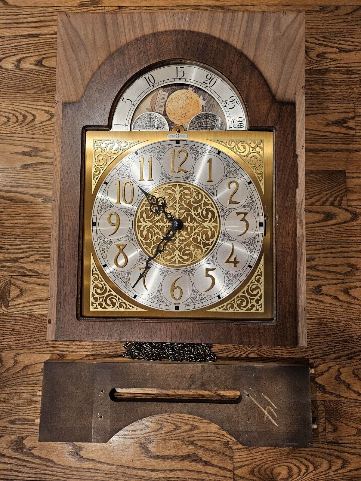Howard Miller 4802 Tubular Grandfather Clock Urgos UW 03028 A Movement Dial Rare