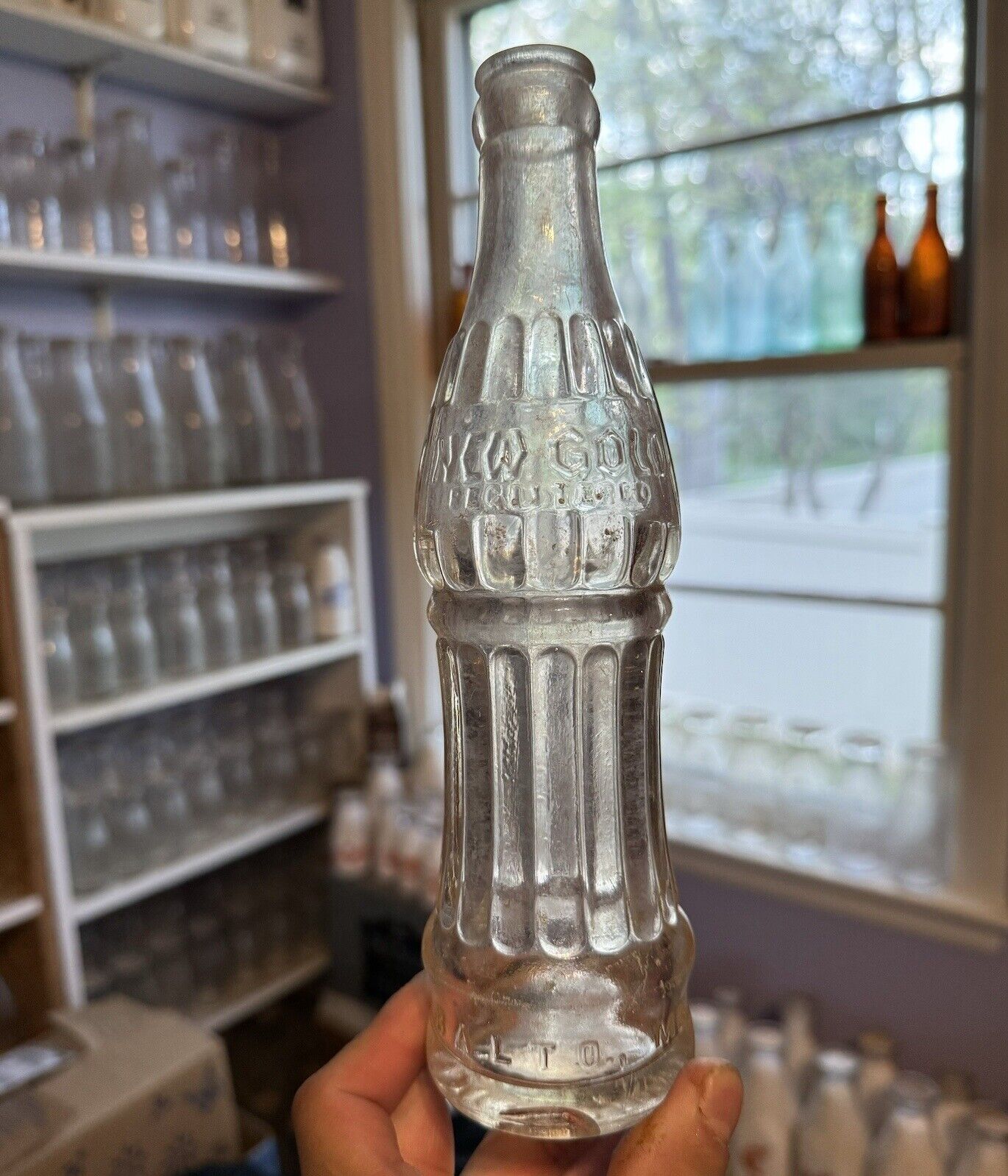 Fancy Art Deco Soda Bottle New Gold Athens Bottling Co Baltimore MD Dated 1944