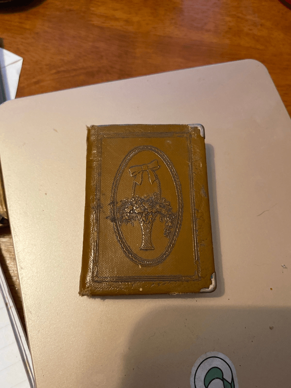 Vintage leather compact mirror