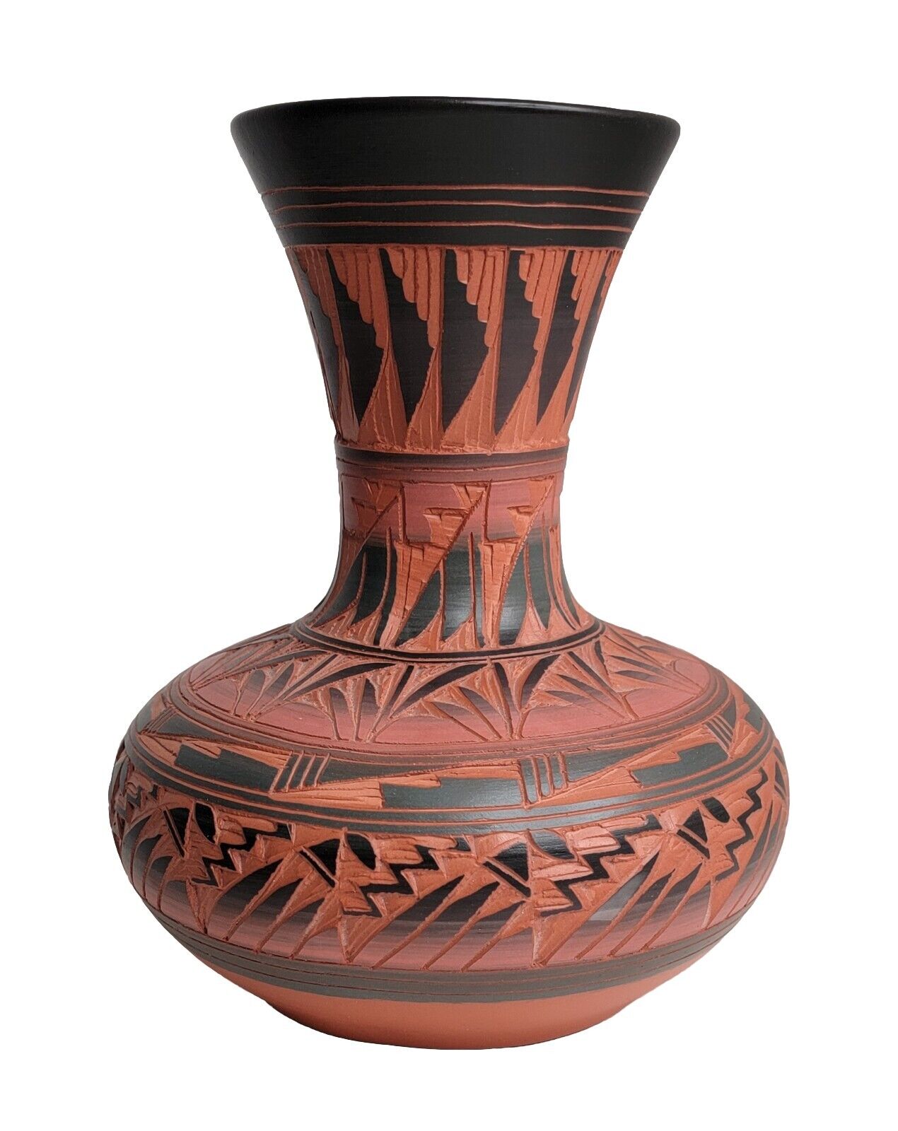 Navajo Native American Etched Pottery Vase Signed by Silas Nav USA 8.5\