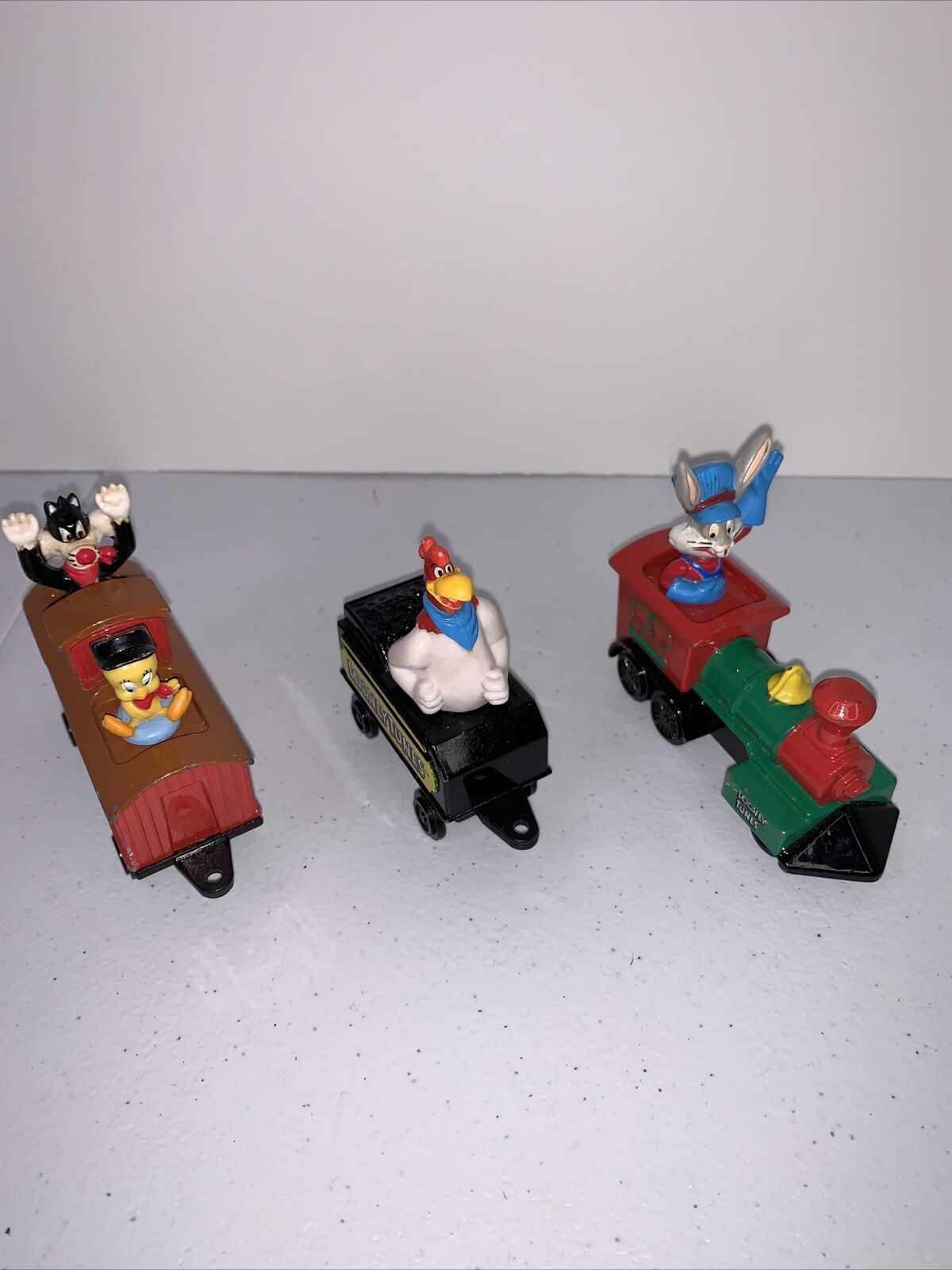 ERTL Warner Bros WB Looney Tunes 1989 Bugs Tweety Foghorn Metal Toy Train Cars
