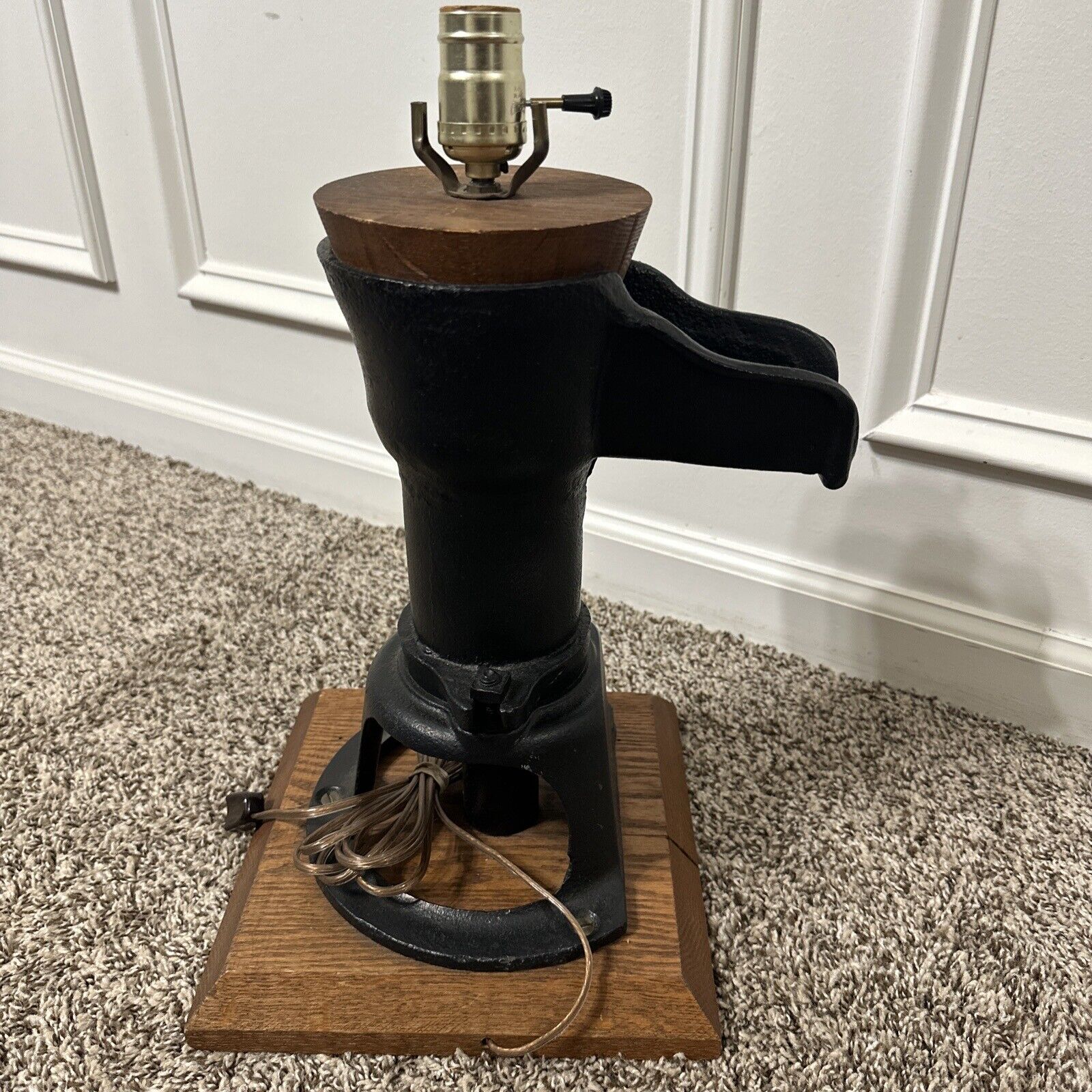 Antique Pump Co Rustic Cast Iron Well Water Repurpose Lamp Light 18”