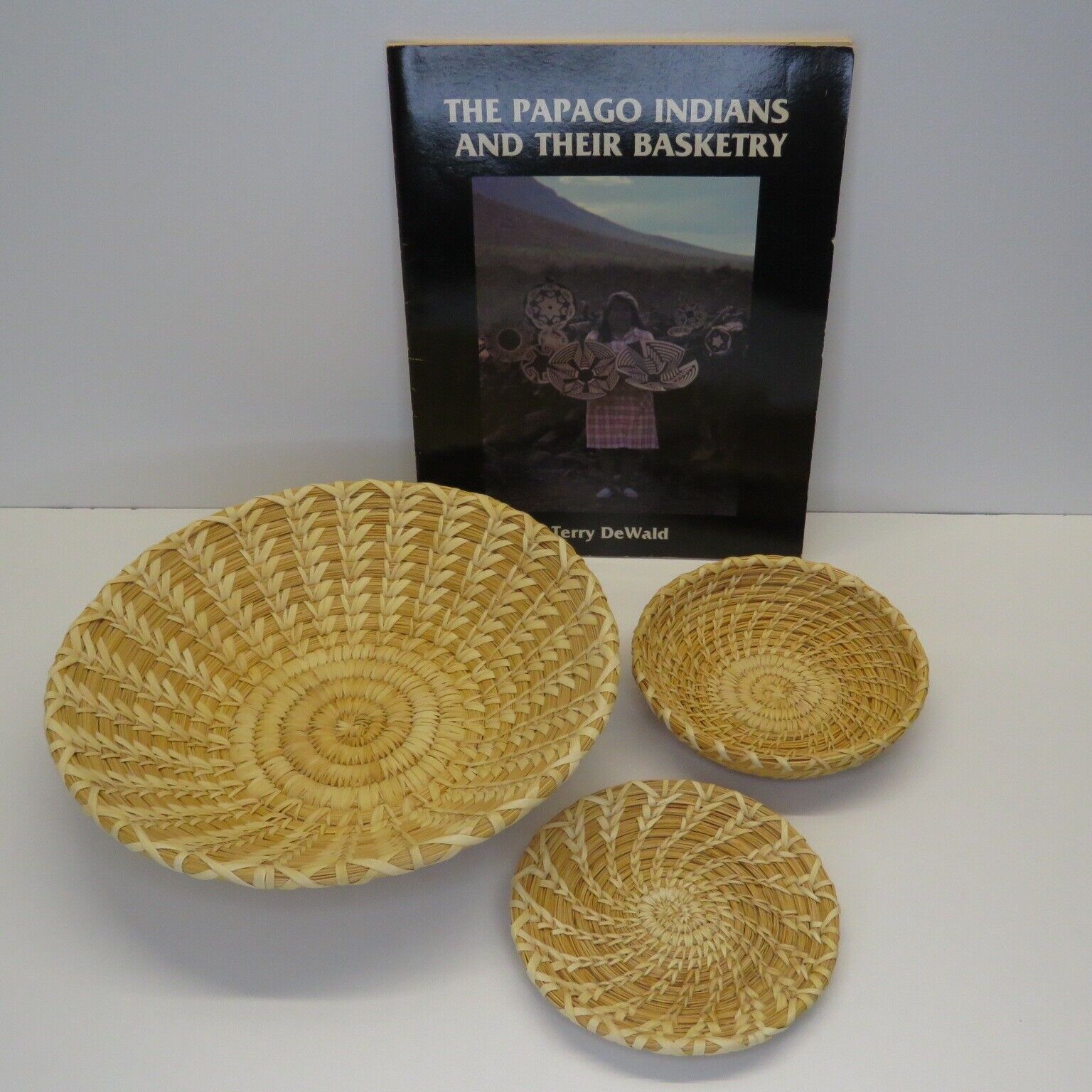 3 Vtg 1980s Tohono O\'odham Baskets Papago Indians And Their Baskets DeWald Book