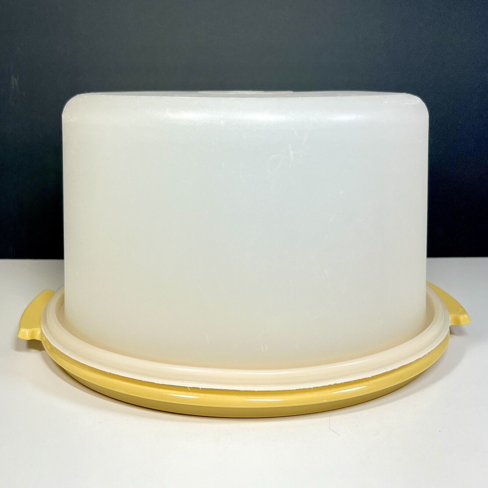 Vintage Tupperware Cake Carrier Taker Harvest Gold Base with Clear Top