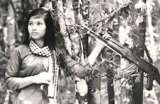 Vietnam  War  Photos --  Viet Cong Female Soldier picture