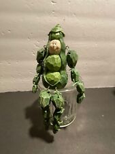 Vtg Veggie Shelf Sitters Anthropomorphic Resin Figures  PEAs and Broccoli *READ* picture