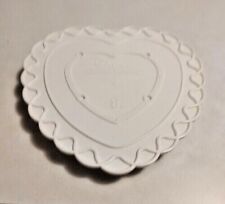 Wilton 8 inch Heart Shaped Cake Plate  Plastic  Use w/6 inch Heart Shaped Pan picture