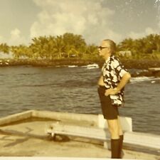 (AmG) Vintage Original FOUND Photo Photograph Artistic Old Man Standing On Beach picture