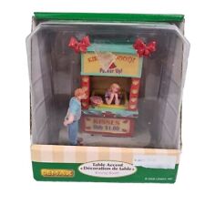 🚨 Lemax Village Collection 2008 Kissing Booth Pucker Up Figure RETIRED 83692  picture