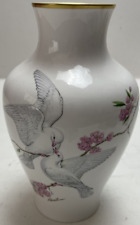 Edward Marshall Boehm Bone China Tranquility Vase Happiness Forever Vintage picture