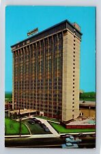 Philadelphia PA-Pennsylvania, Holiday Inn, Advertising Souvenir Vintage Postcard picture