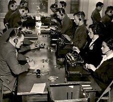 LD343 1943 Orig Photo TELETYPE OPERATORS LEARN MORSE CODE US ARMY SIGNAL CORPS picture