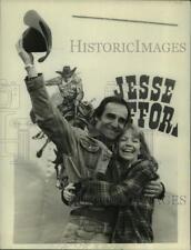 1977 Press Photo Actors Tony Lo Bianco & Gloria Carlin in 