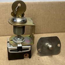 Vintage cam lock and Original  HIGH SECURITY Key, Battery Coin Return Button USA picture