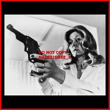GLORIA GRAHAME HOLDING A PISTOL 1974 MAMA'S DIRTY GIRLS 8X10 PHOTO picture