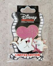 Disney Pin DSF DSSH Valentine's Day  Aristocats Marie with Heart Shape Yarn LE picture