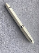 Omas 360 Hi-Tech Mezzo Ivory White Fountain pen 18K Fine Nib picture