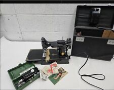 SINGER 221 Featherweight Vintage Sewing Machine IN CASE & ACCESSORIES picture