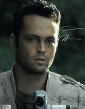 VINCE VAUGHN SIGNED AUTOGRAPH JURASSIC PARK THE LOST WORLD 11X14 PHOTO BECKETT picture
