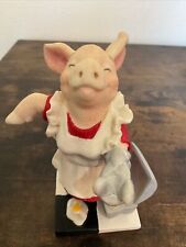 VINTAGE - 1997 - PRETTY PIG IN APRON - SHE IS COOKING EGGS - FIGURINE - 5